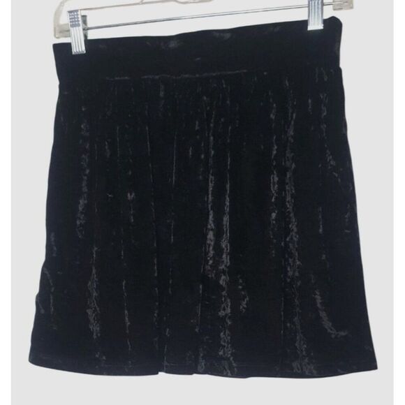 L'Amour Womens Velvet Mini Skirt M Black Crushed Elastic Flowy Lined Skater - Picture 3 of 8